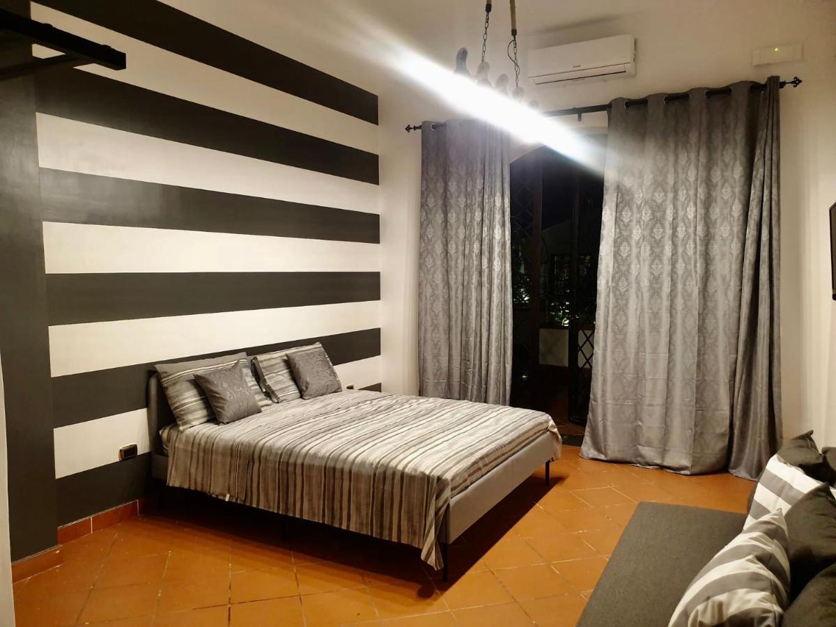 La Casa Del Fragnone Panzió Pagani Kültér fotó